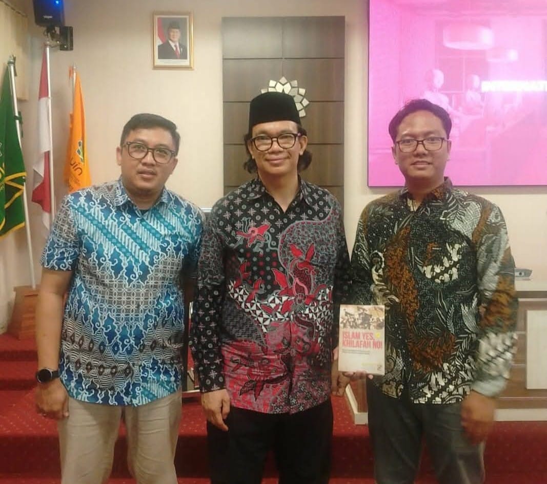 Seminar Bahas “Peran AI dan Media Sosial dalam Membentuk Gen Z yang Kritis” di UIN Bandung, Dosen FEBI IIQ An Nur Ikut Hadir